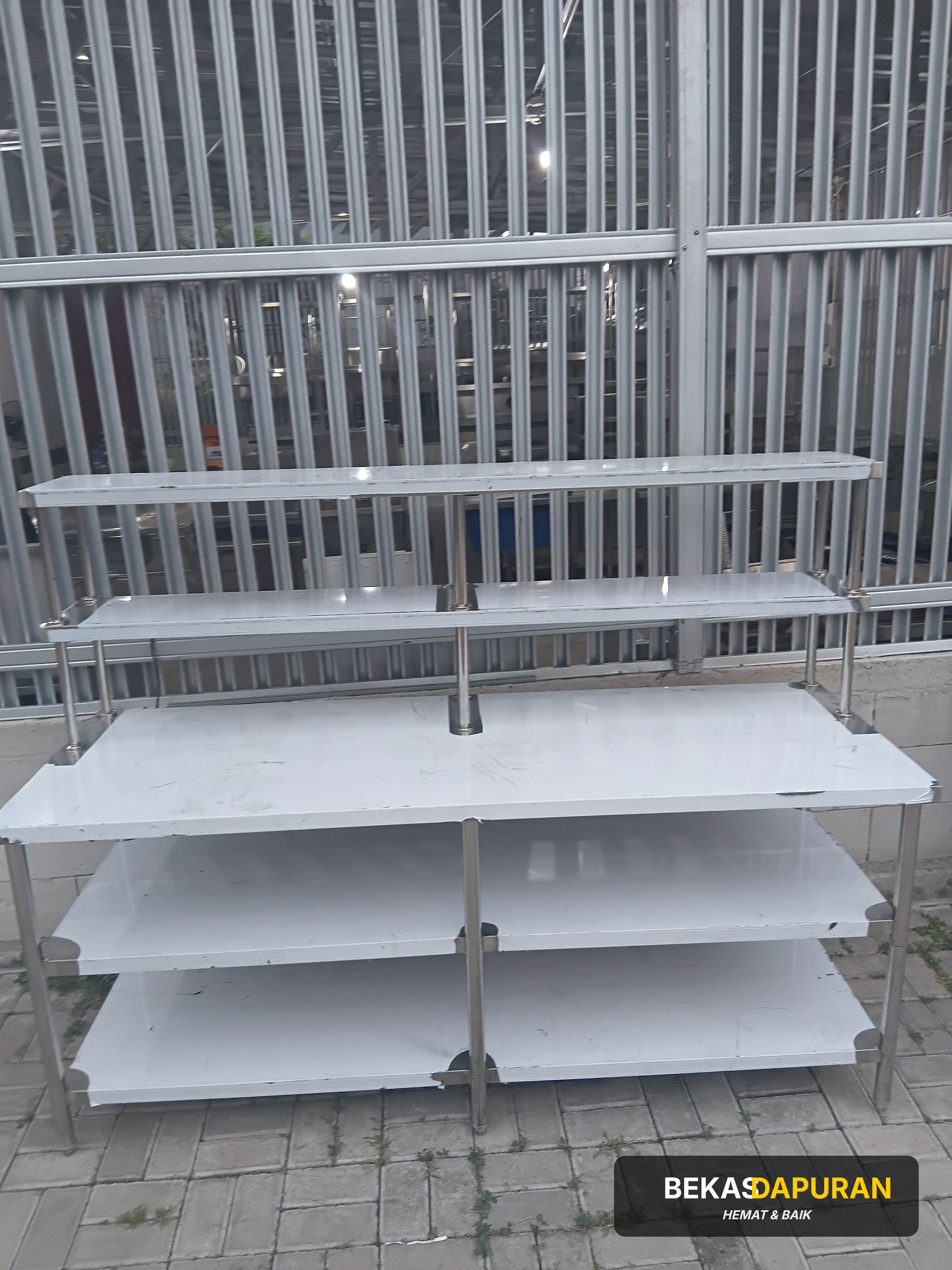 Meja 3 susun + upper 2 susun Ukuran P:200 × L:70 × T:85