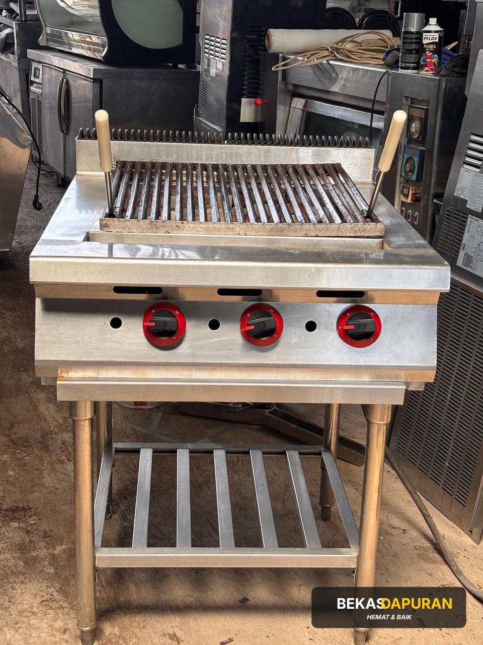 GRILL BATU LAVA  Ukuran 70x80x85
