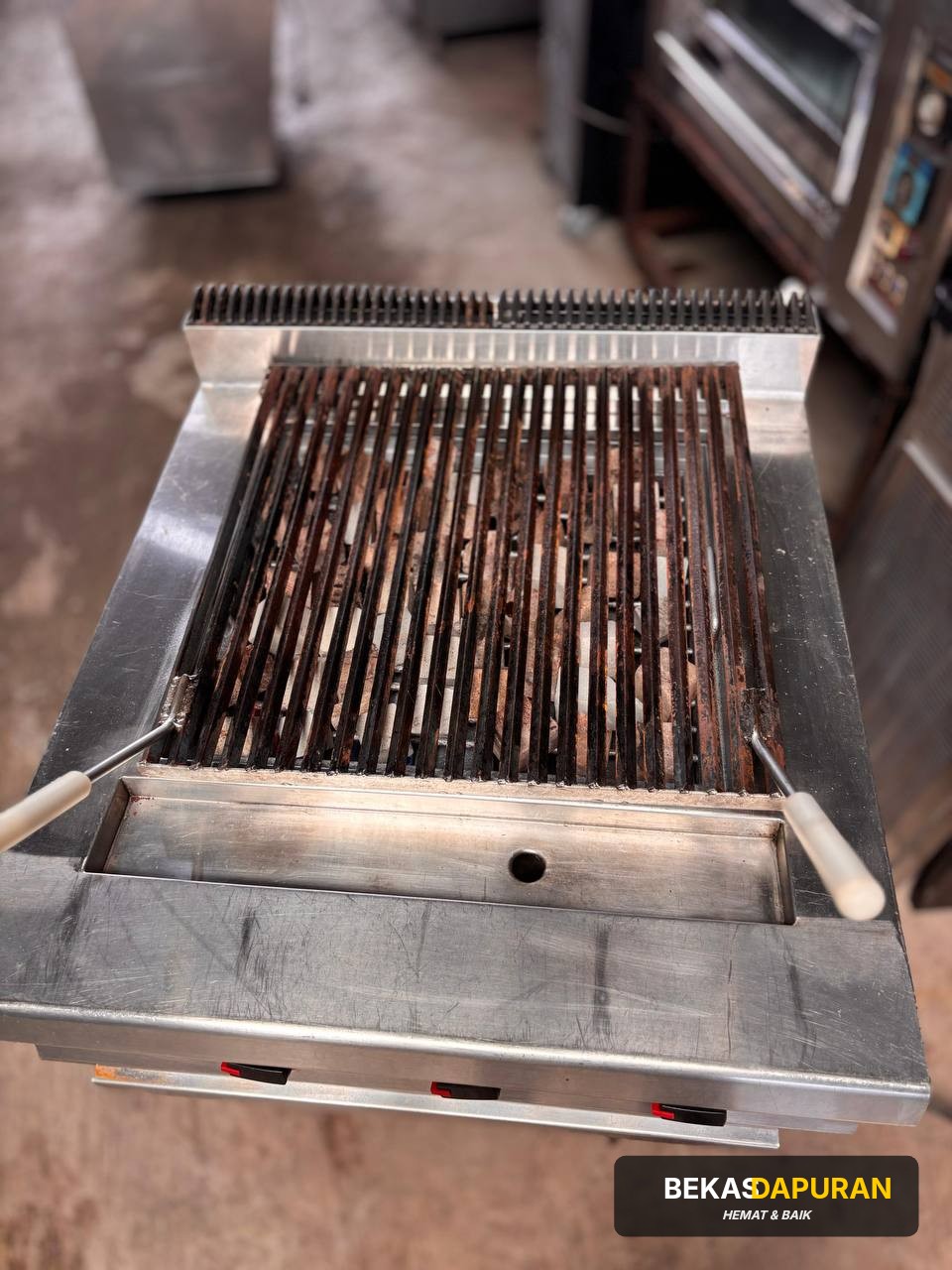 GRILL BATU LAVA  Ukuran 70x80x85 thumbnail