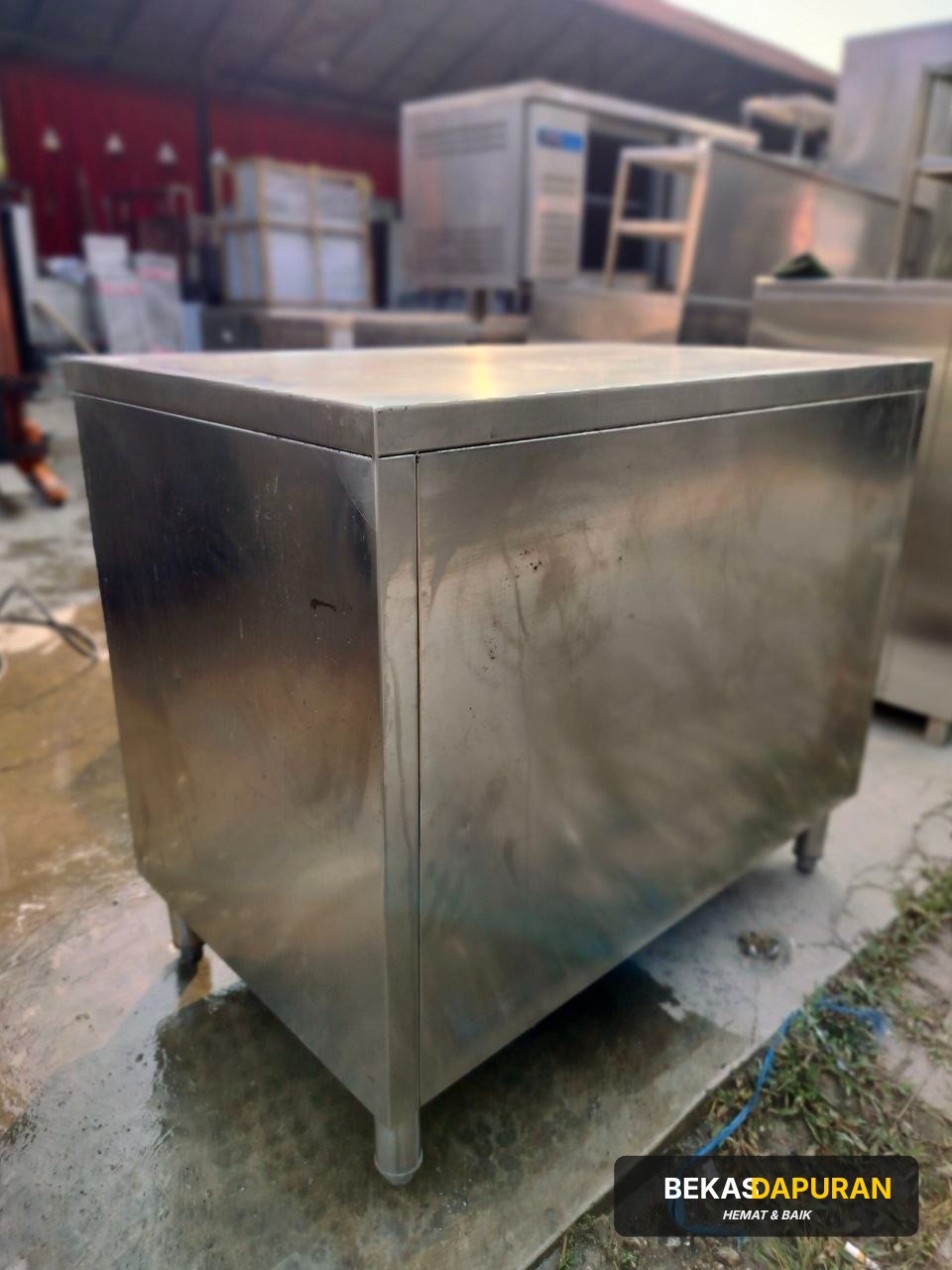 Meja kabinet  Pintu sledding  Ukuran P 100 L 60 T 85