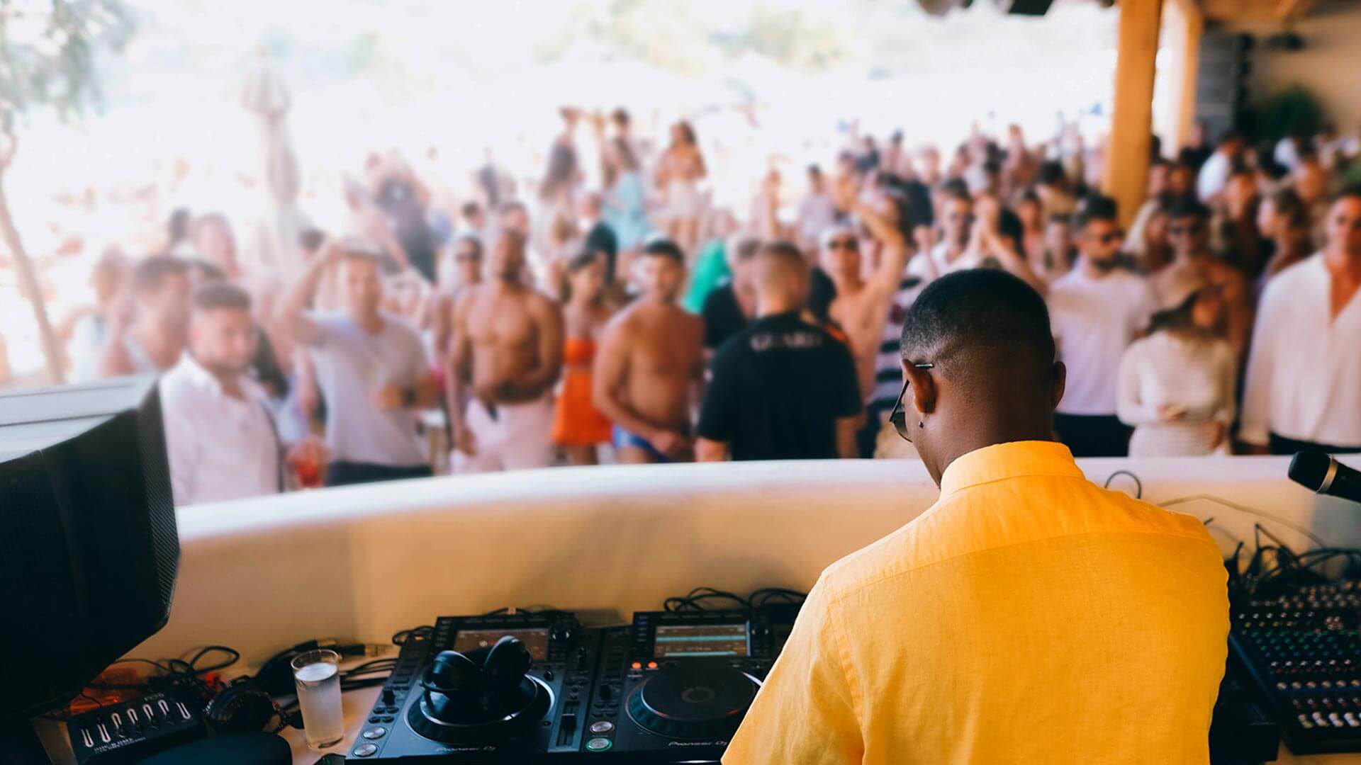 Super Paradise Beach Club - Image 1