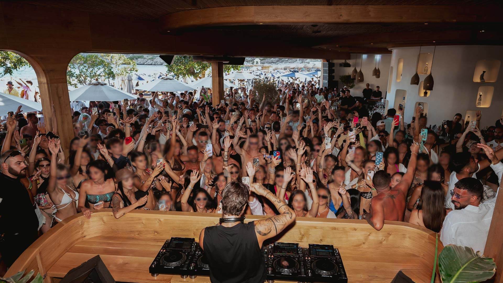 Super Paradise Beach Club - Image 2