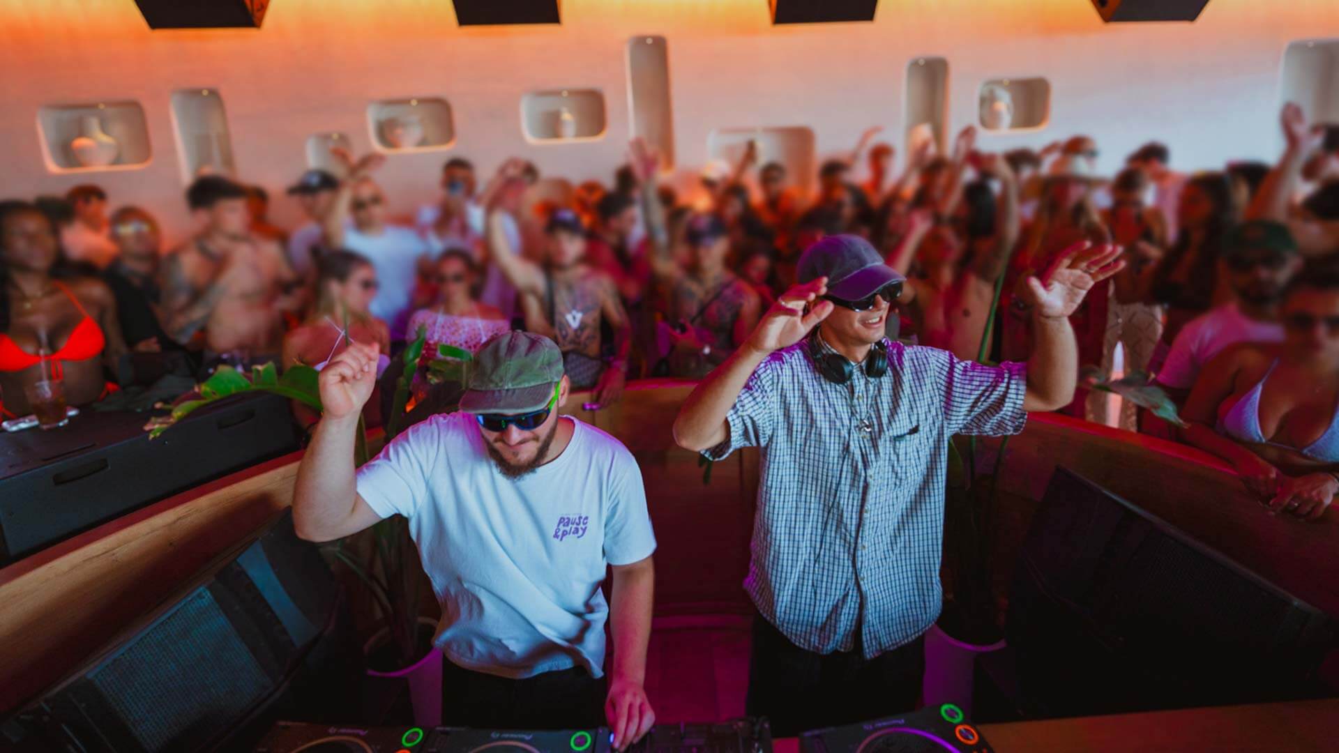 Super Paradise Beach Club - Image 3