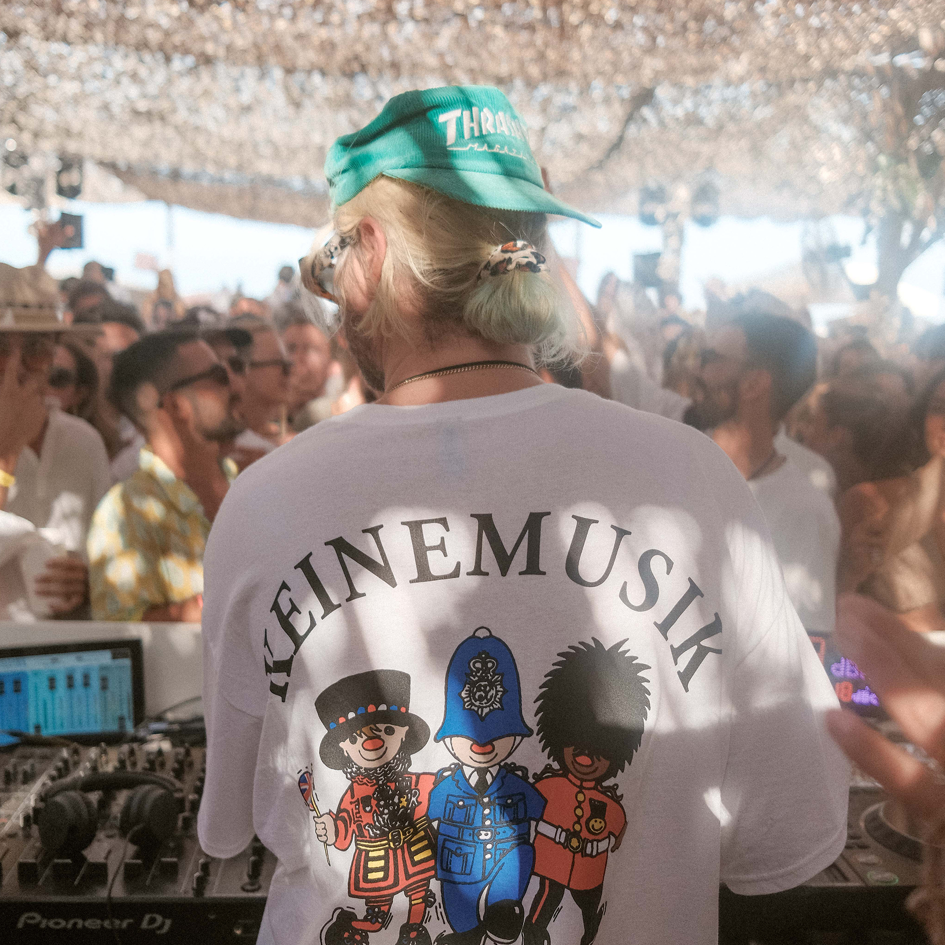 Shellona Beach Club - Image 1