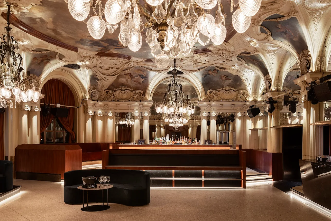 Café Opera - Image 1