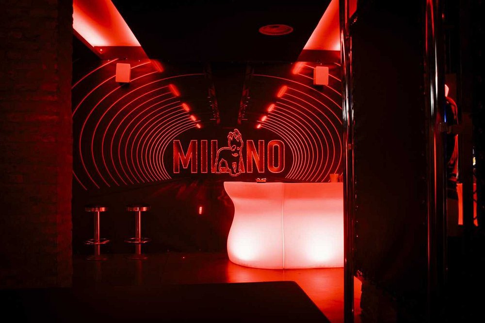 Hot Dog Club - Image 1