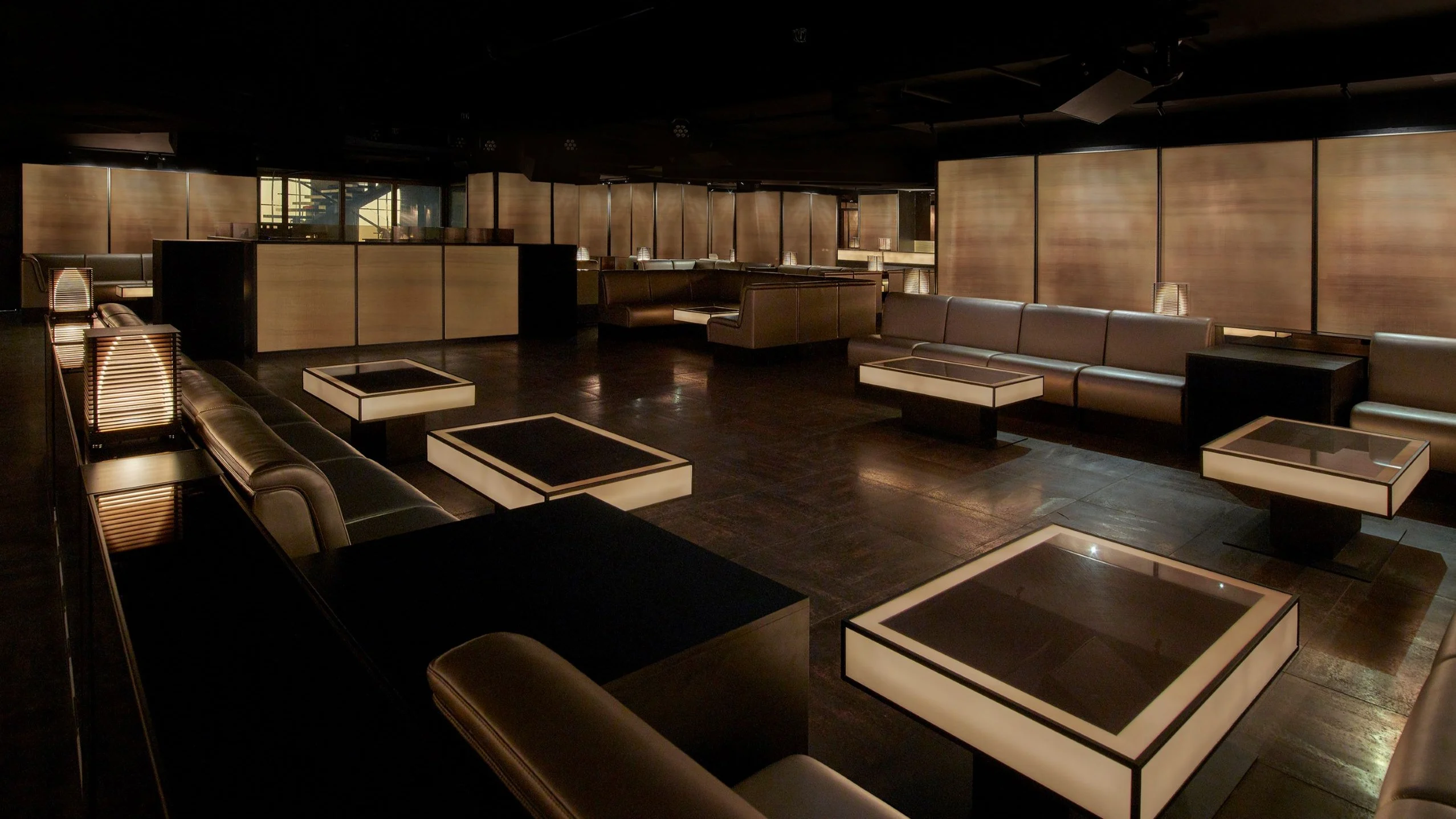 Armani / Privé - Image 2