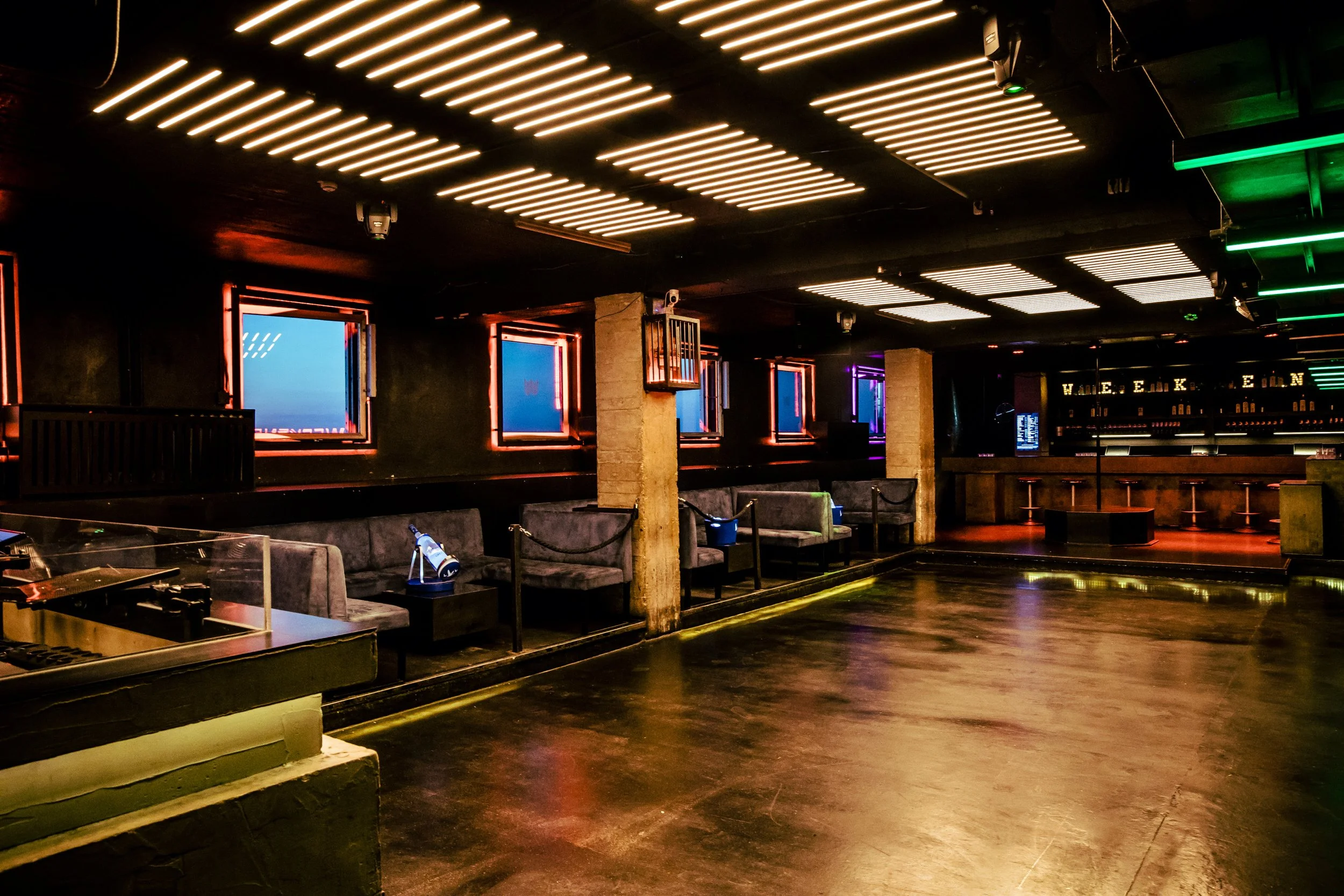 Weekend Club - Image 1