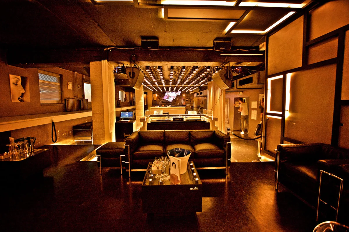 Weekend Club - Image 2