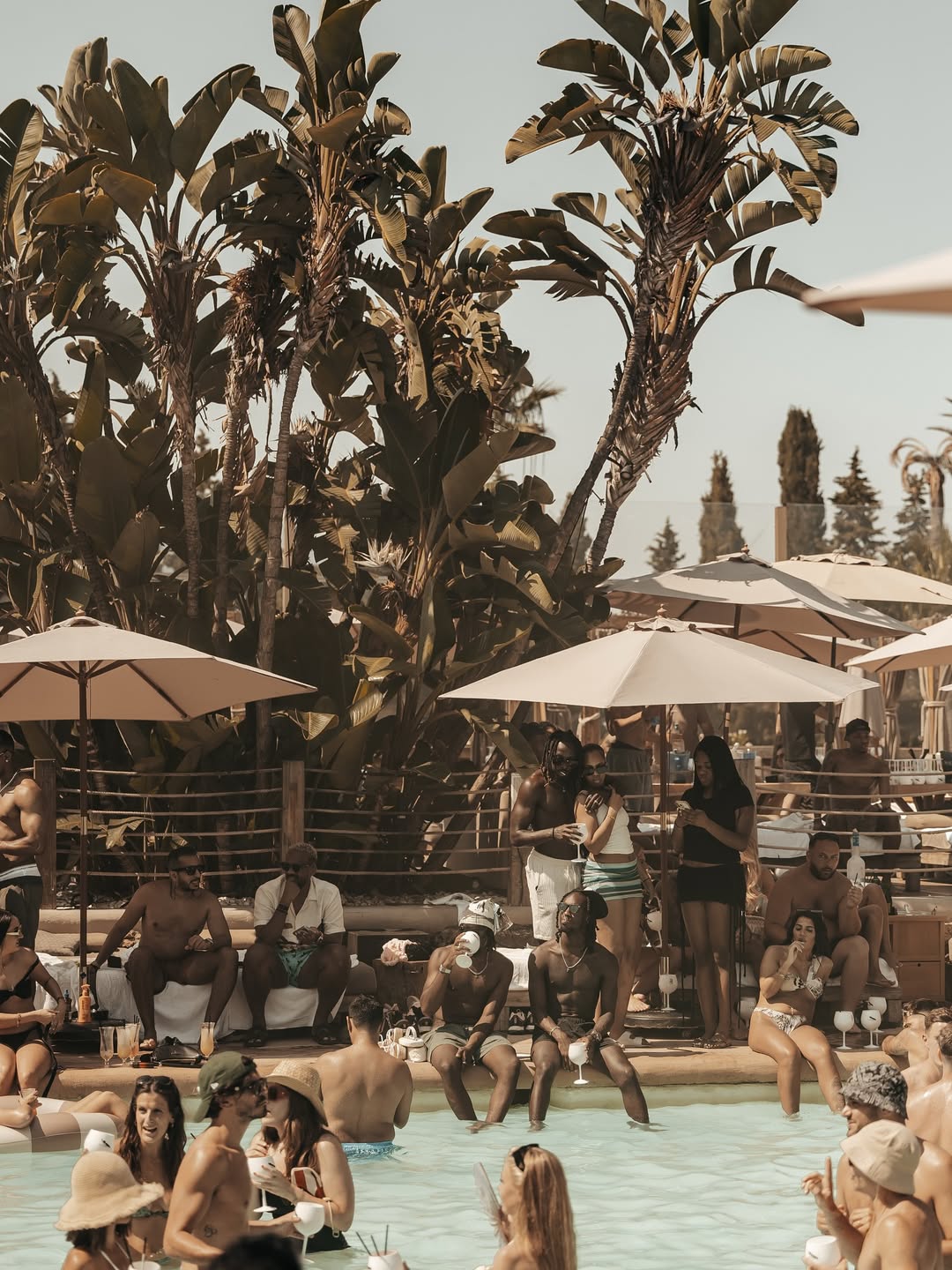 Nao Pool Club - Image 4