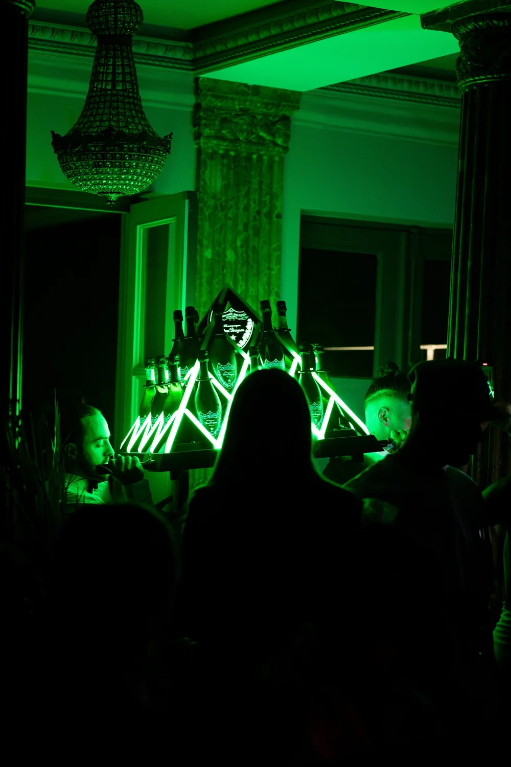 Lilly's Club - Image 3