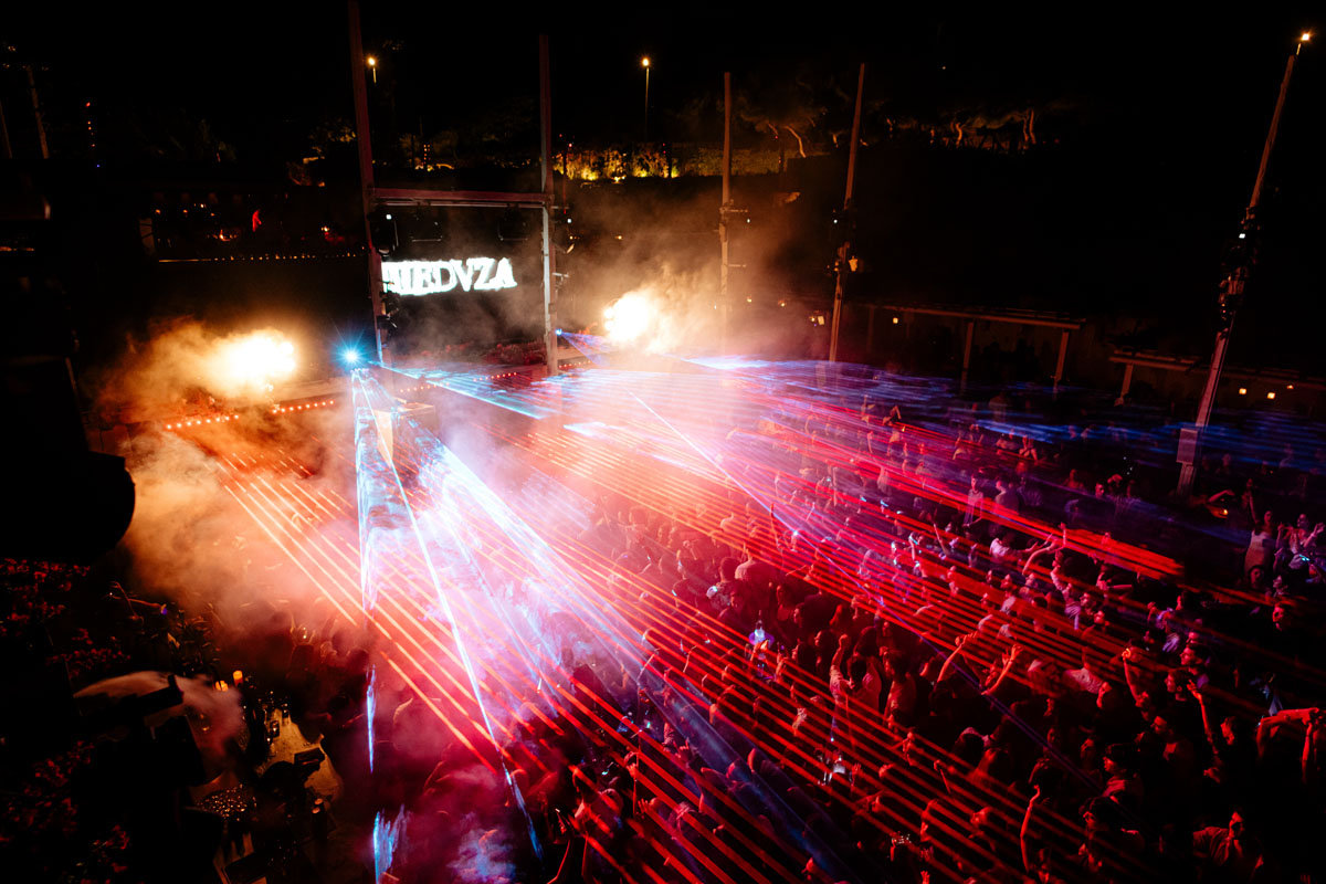 Island Club & Restaurant - Image 2