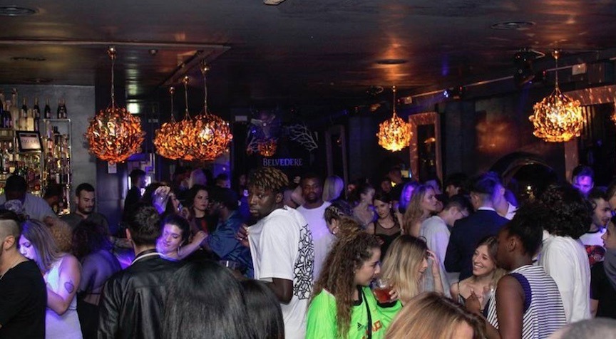 11Clubroom - Image 2