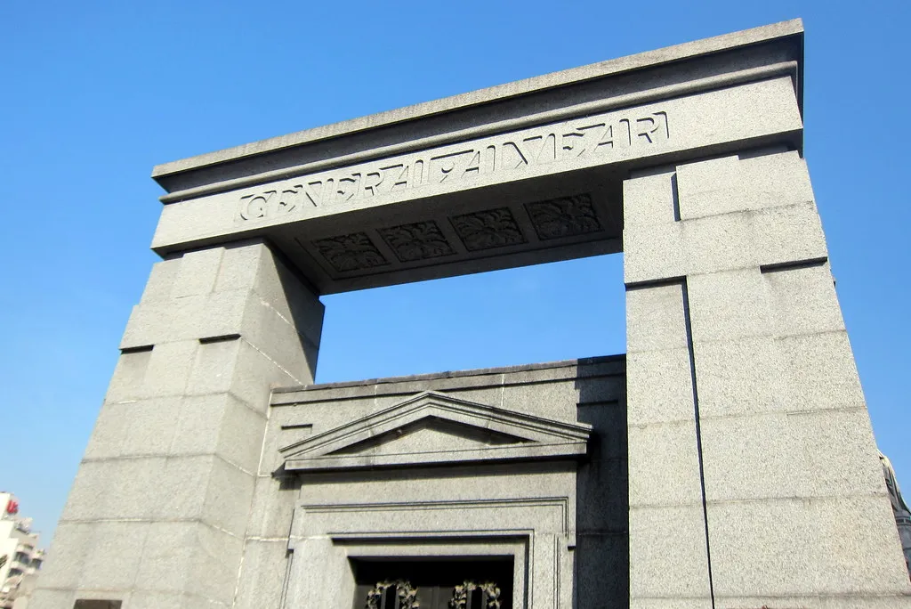 Mausoleo de la Familia Alvear