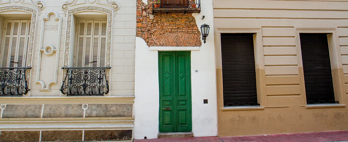 Casa Mínima: The Smallest House, The Biggest Mystery