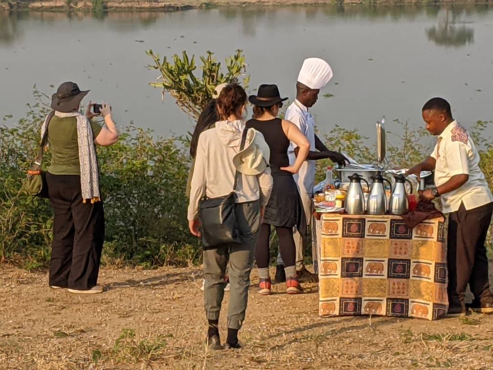 Africa Moja Safaris – guía local en Tanzania