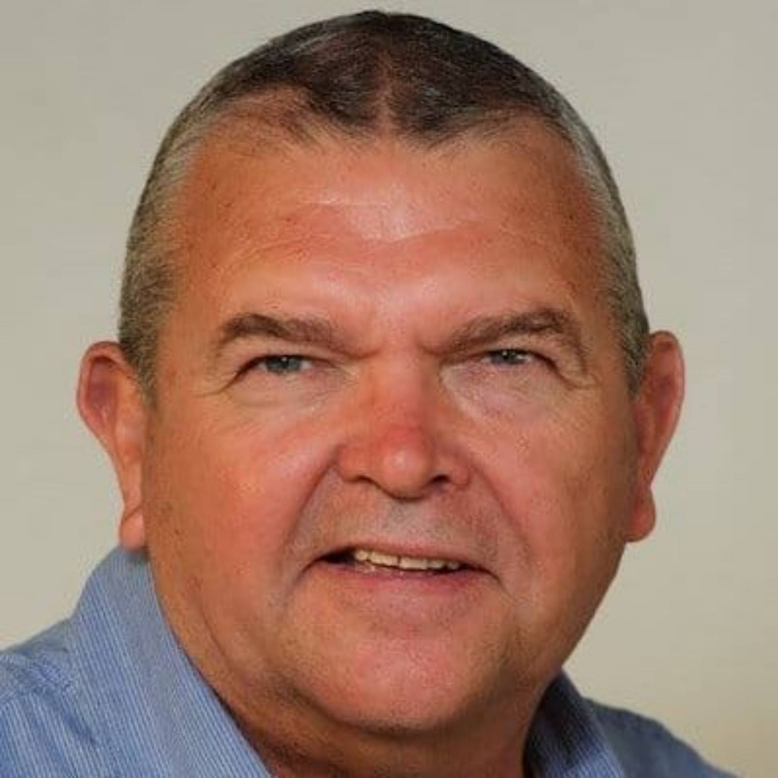 Charel Schreuder – Camper / van guides in Botswana