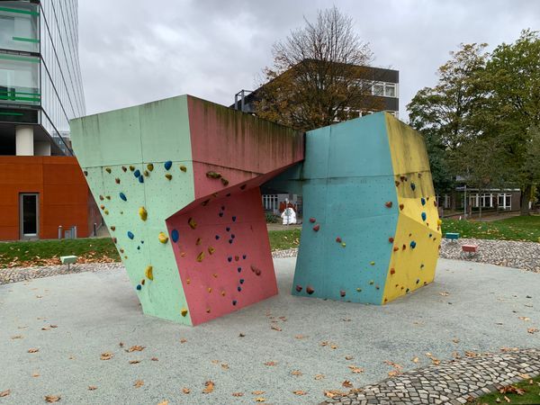 Bouldern Lohmühlen Park: Bild Nr. 5