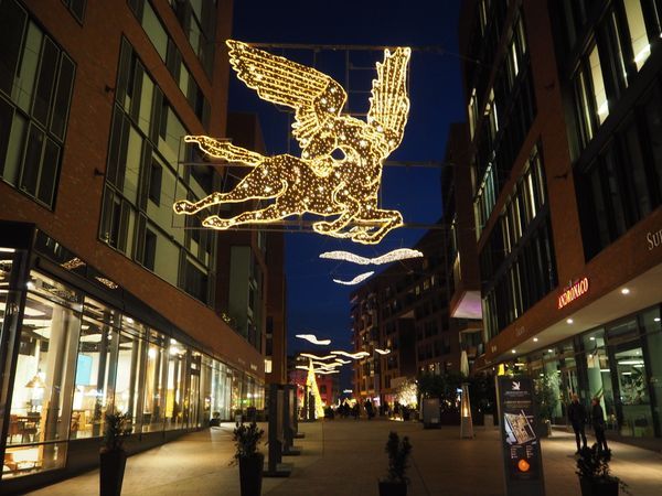 Weihnachtsmarkt Quartiersmanagementgemeinschaft Überseequartier GbR: Bild Nr. 2