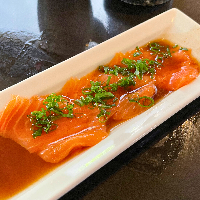 Carpaccio de Salmão ponzu - Porção com 3 lâminas