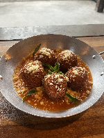 Bolinha de Frango à Parmegiana