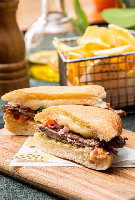 Lanche de mignon no pão