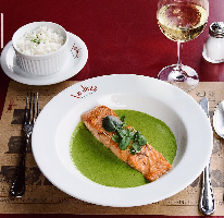 Salmão com creme de agrião