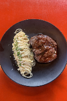 Ancho ao molho Roti com Spaguetti