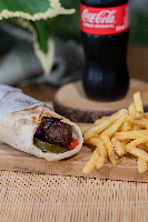 COMBO KEBAB DE KAFTA COM BATATA E BEBIDA