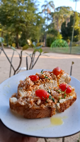 BRUSCHETTA COM SALMÃO