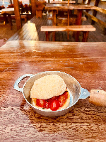 Pão de Queijo Recheado com Tomates Confitados
