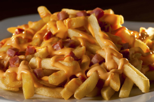 Super batata frita c/ queijo e bacon