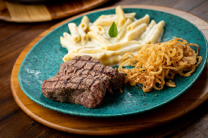 Penne ao Gorgonzola + Grelhado de Filé