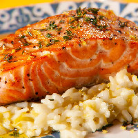 Salmão ao molho de maracujá