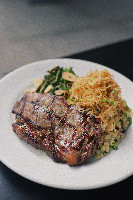 Chuck com arroz Biro Biro e Brócolis grelhado