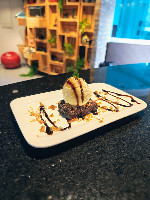 Brownie com sorvete de creme