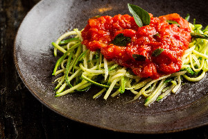 Espaguete de abobrinha com molho pomodoro (360g)