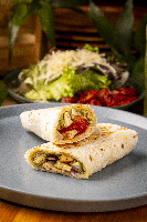 Frango grelhado e pasta de avocado