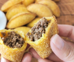 Pastel de Angu de Costela