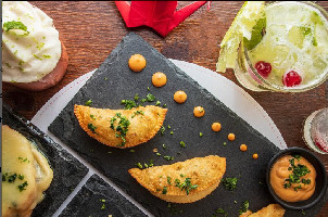 PASTÉIS DE CAMARÃO