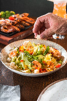 SALADA CAESAR COM CAMAROES