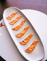 BRISAS DE BARRIGA DE SALMAO COM FLOR DE SAL