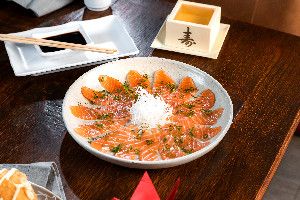 USSUZUKURI  SALMAO - 20 CORTES