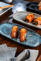 NIGUIRI SALMAO NEGRO