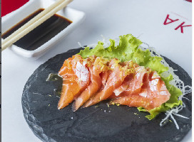 SASHIMI BARRIGA DE SALMAO COM AZEITE TRUFADO 5 CORTES