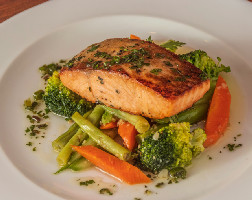 SALMAO GRELHADO COM LEGUMES INDIVIDUAL