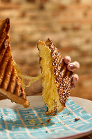 Queijo Quente (Cheese Toastie / Tostada de Queso)