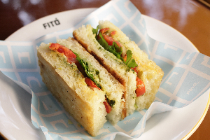 Sanduíche de Caprese (Caprese Sandwich / Sándwich Caprese)