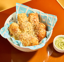 Bolinho de Mandioca (Cassava Fritter / Bolinho de Mandioca)