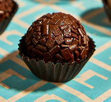 Brigadeiro do FITÓ (FITÓ's Brigadeiro / Brigadeiro de FITÓ)